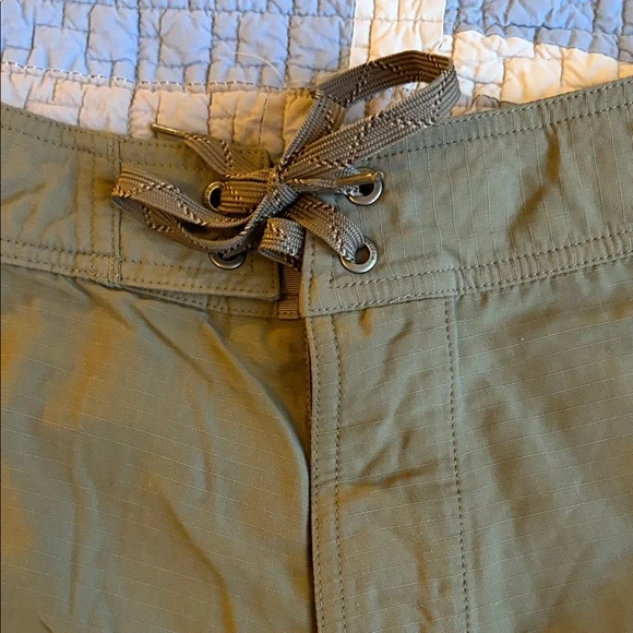 Men's Olive Green Vintage Patagonia Board Shorts - Picture 2 of 6